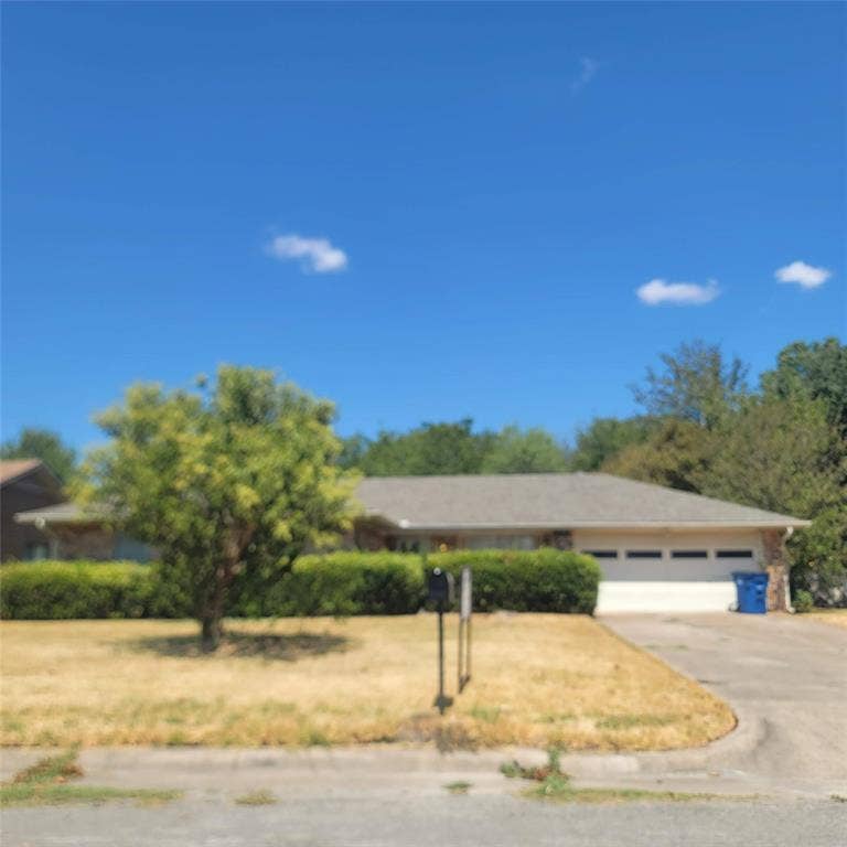 Property photo for 615 Arleta Lane, Ennis, TX
