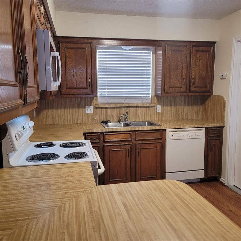 615 Arleta Lane, Ennis, TX 75119 615 Arleta Lane, Ennis, TX 75119