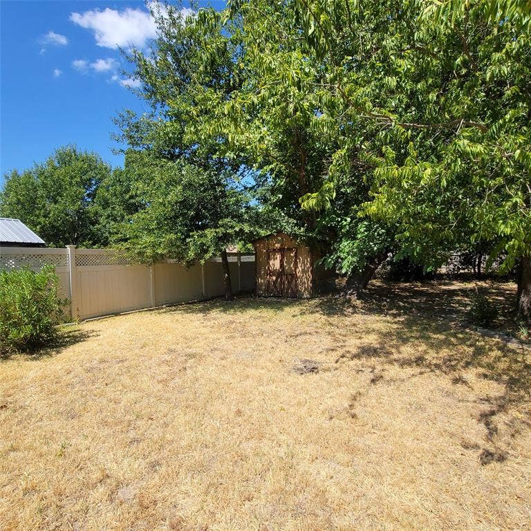 615 Arleta Lane, Ennis, TX 75119 615 Arleta Lane, Ennis, TX 75119