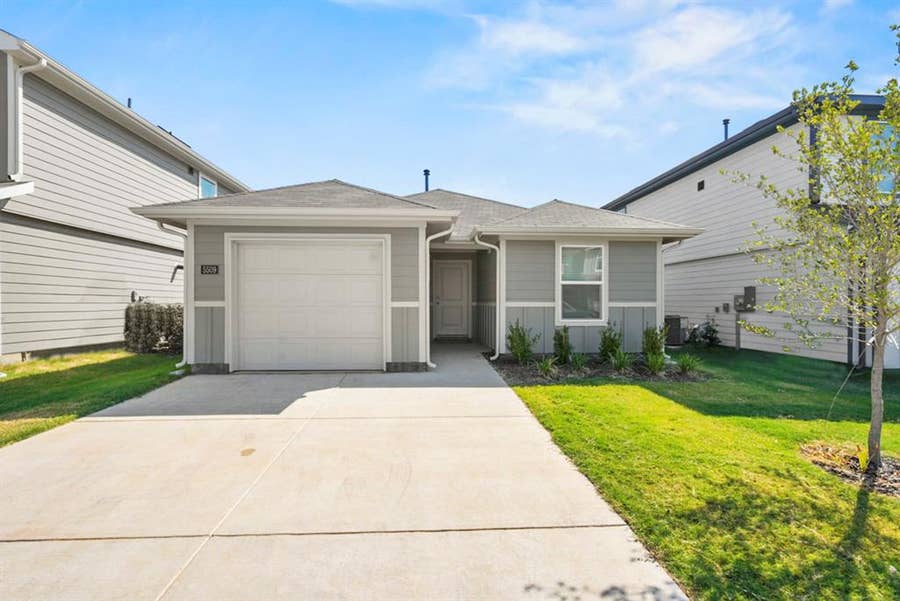 Property photo for 5509 Corduroy Road, Krum, TX