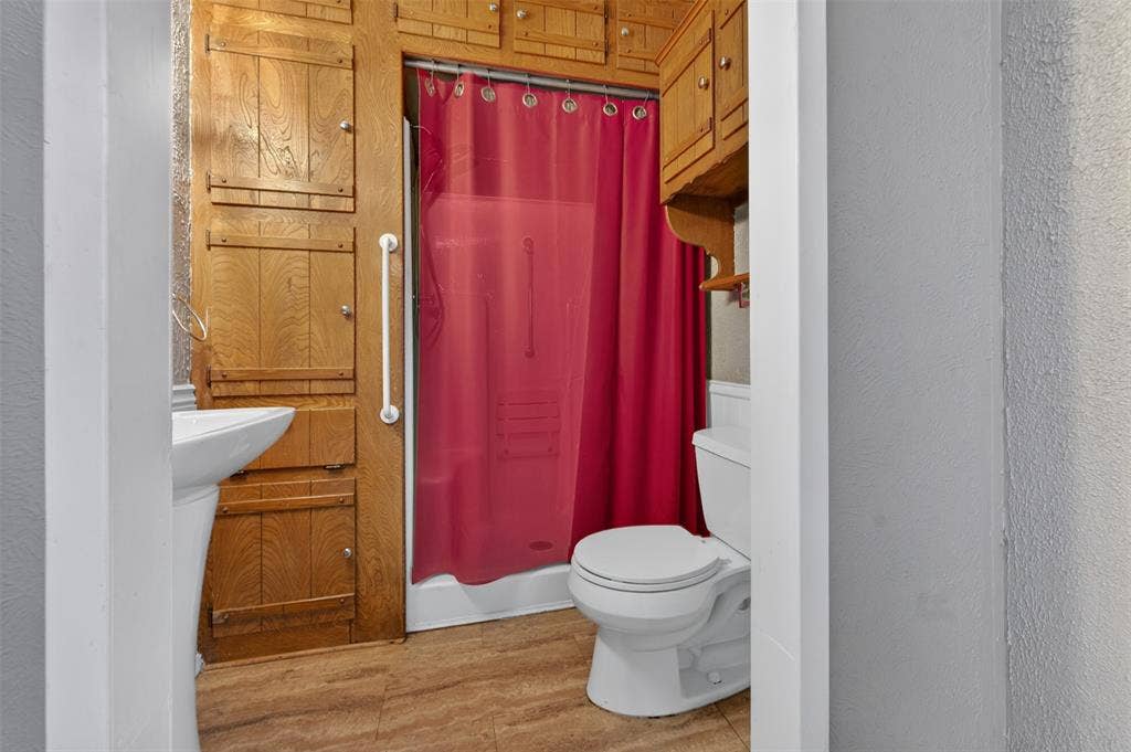 106 Snyder Ranch Road, Trinidad, TX 75163 En-suite bathroom in bedroom #4