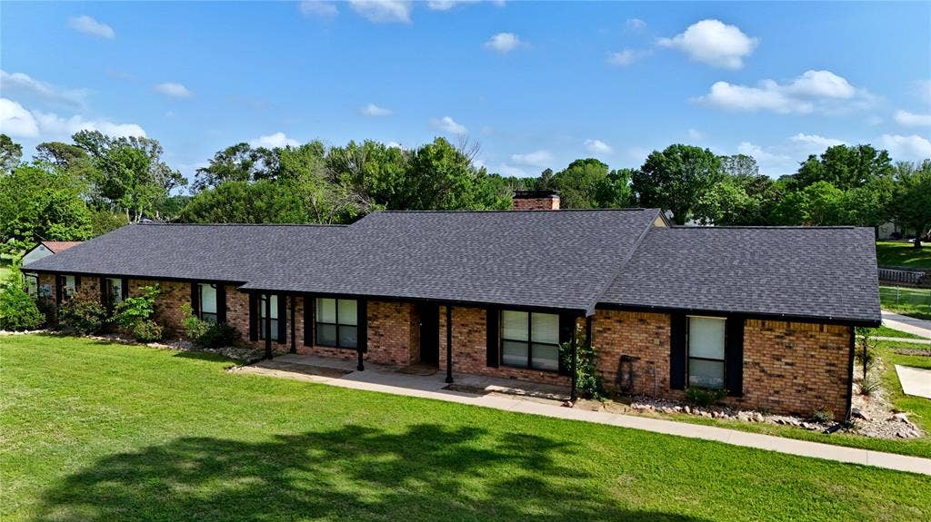 106 Snyder Ranch Road, Trinidad, TX 75163 Gorgeous ranch-style home!