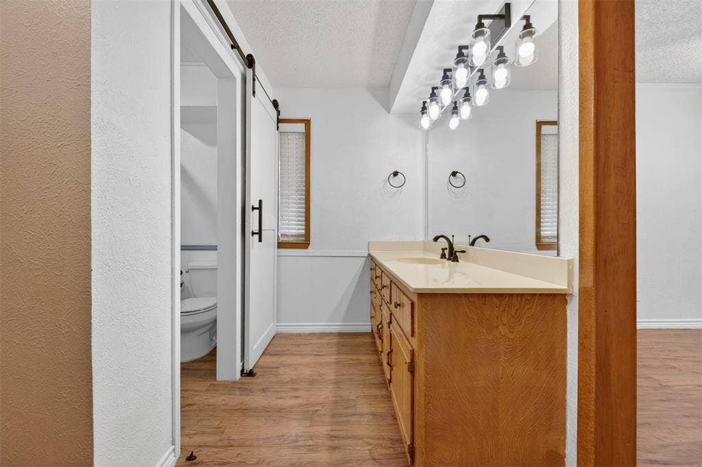 106 Snyder Ranch Road, Trinidad, TX 75163 Primary bathroom