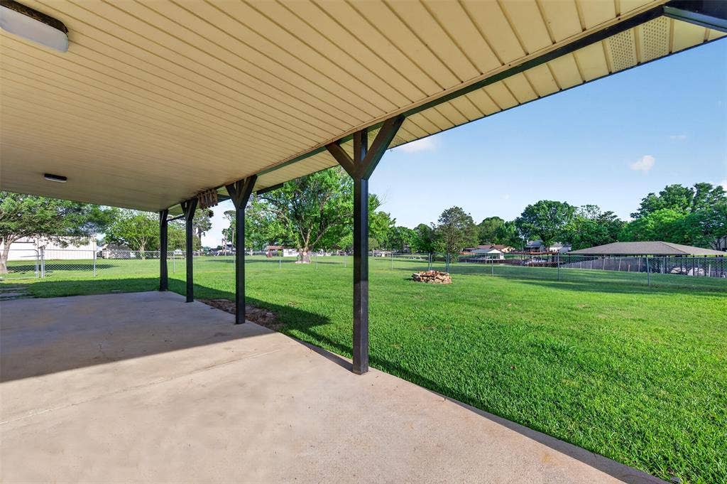 106 Snyder Ranch Road, Trinidad, TX 75163 Huge covered patio looks out to the back yard