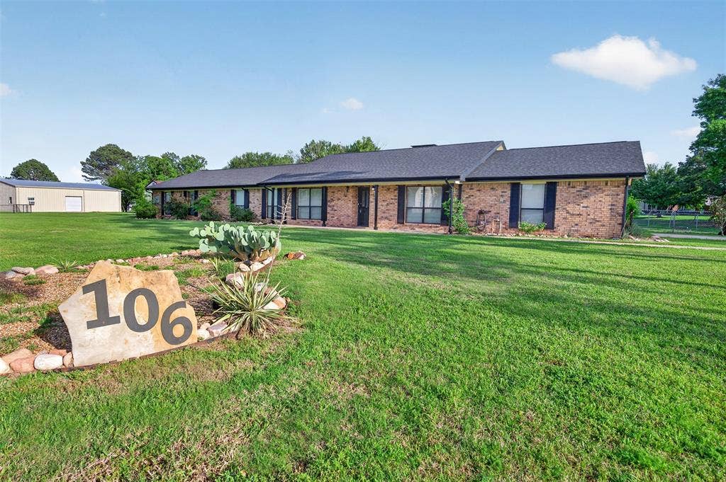 106 Snyder Ranch Road, Trinidad, TX 75163 Welcome to 106 Snyder Ranch Road!