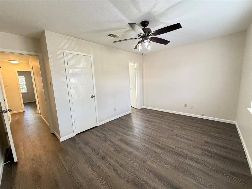 2004 Glenwick Lane, Irving, TX 75060 2004 Glenwick Lane, Irving, TX 75060