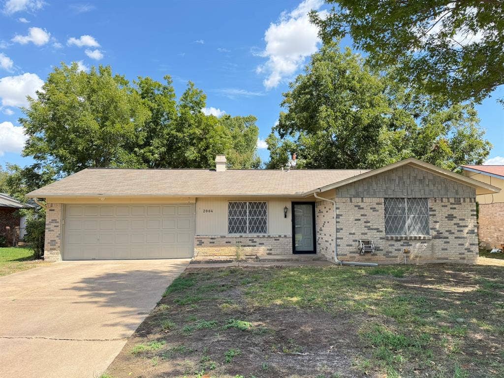 2004 Glenwick Lane, Irving, TX 75060 2004 Glenwick Lane, Irving, TX 75060