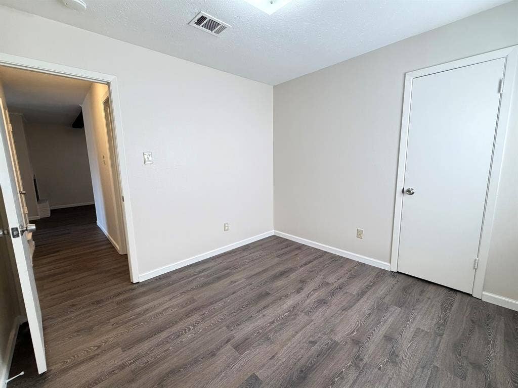2004 Glenwick Lane, Irving, TX 75060 2004 Glenwick Lane, Irving, TX 75060