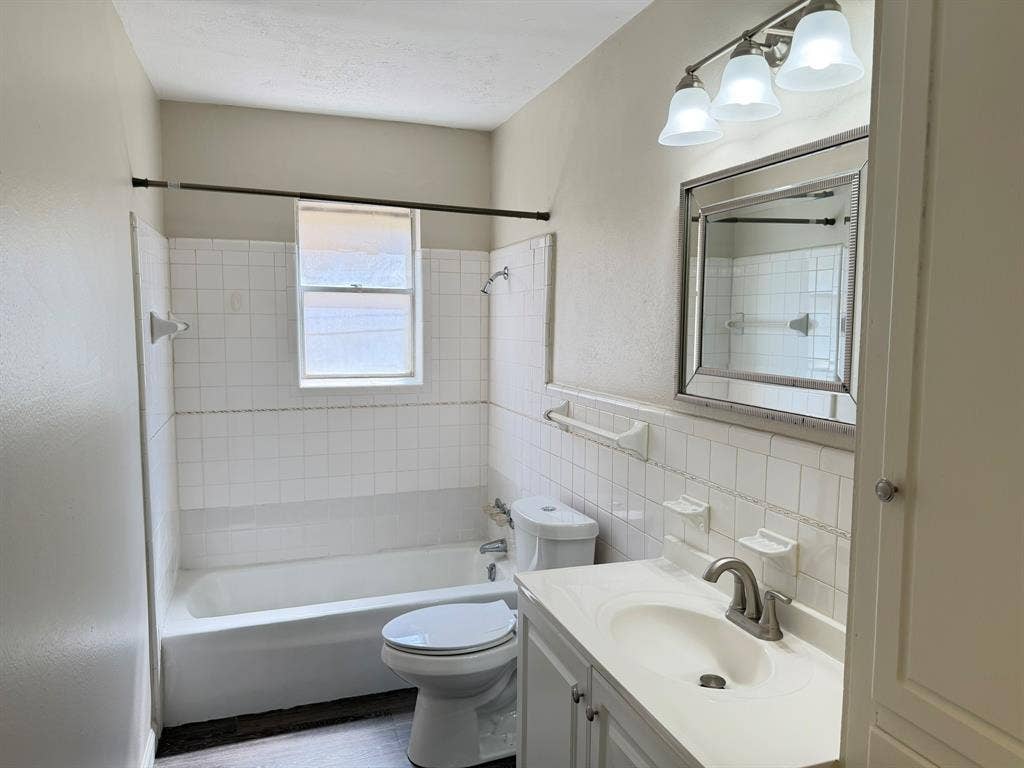 2004 Glenwick Lane, Irving, TX 75060 2004 Glenwick Lane, Irving, TX 75060