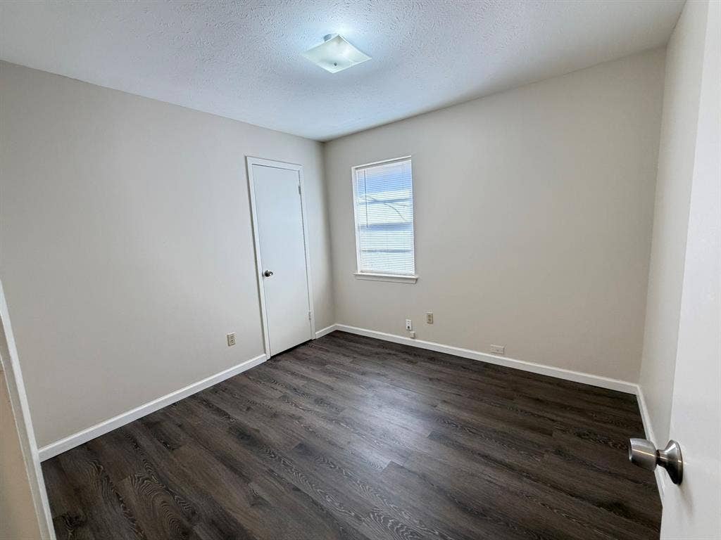 2004 Glenwick Lane, Irving, TX 75060 2004 Glenwick Lane, Irving, TX 75060