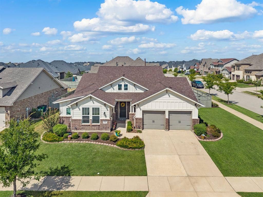 2900 Peekaboo Lane, Northlake, TX 76247 One Story, 4 bedrooms, 3 full bath home on a corner lot....YES PLEASE!