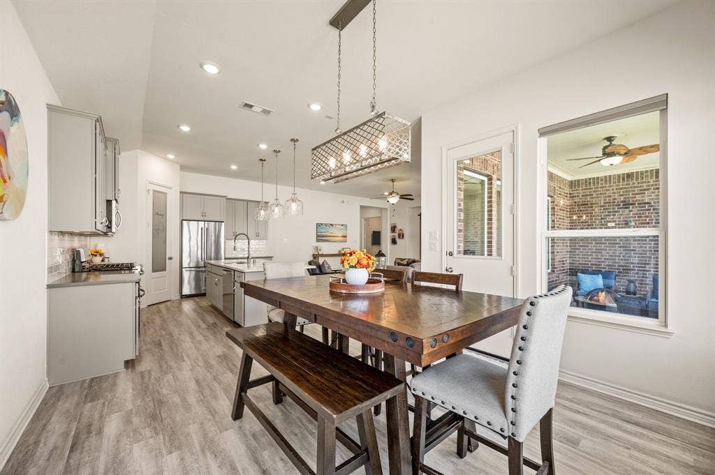 2900 Peekaboo Lane, Northlake, TX 76247 Wonderful dining area to enjoy your meals.!