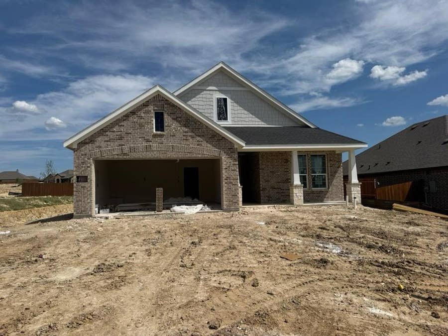 Property photo for 532 Waterford Park Boulevard, Weatherford, TX