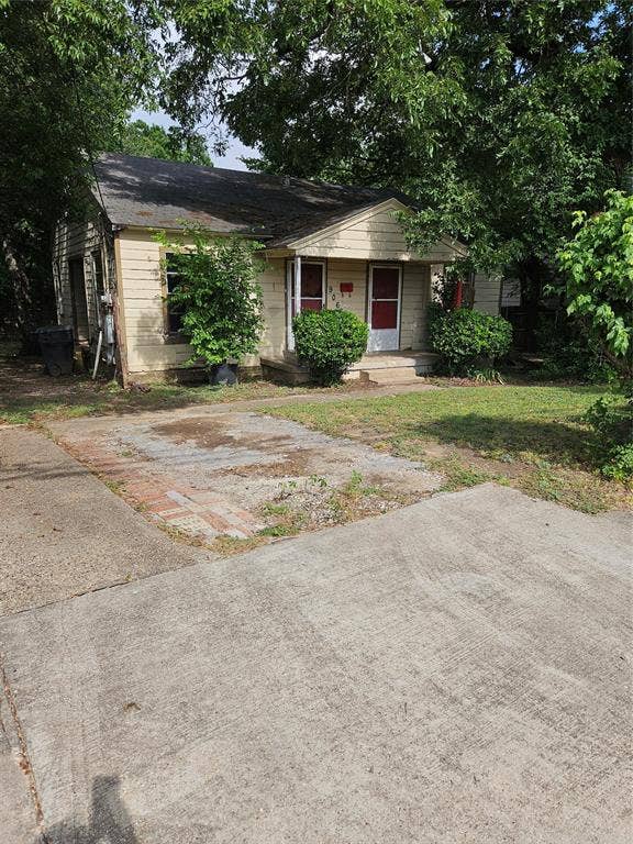 Property photo for 906 Signet Street, Dallas, TX