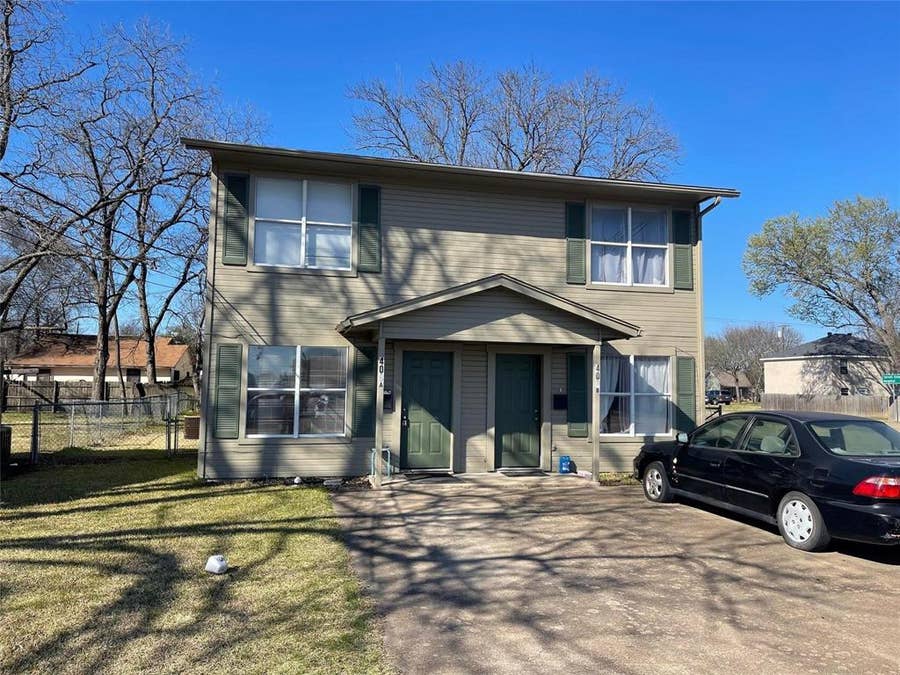Property photo for 409 E College Street, Terrell, TX
