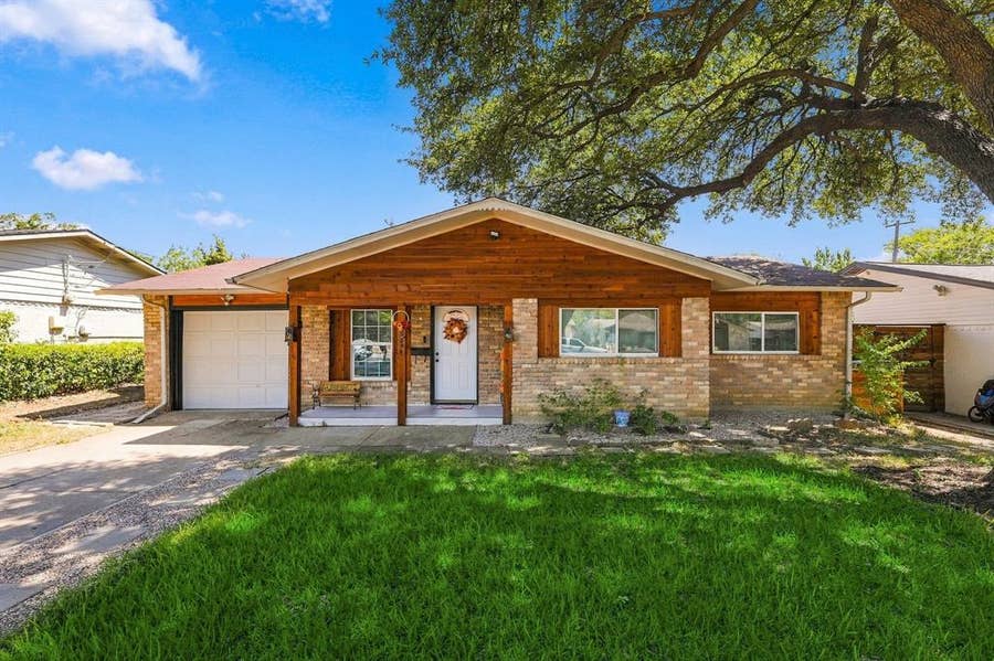 Property photo for 3214 Parker Street, Irving, TX
