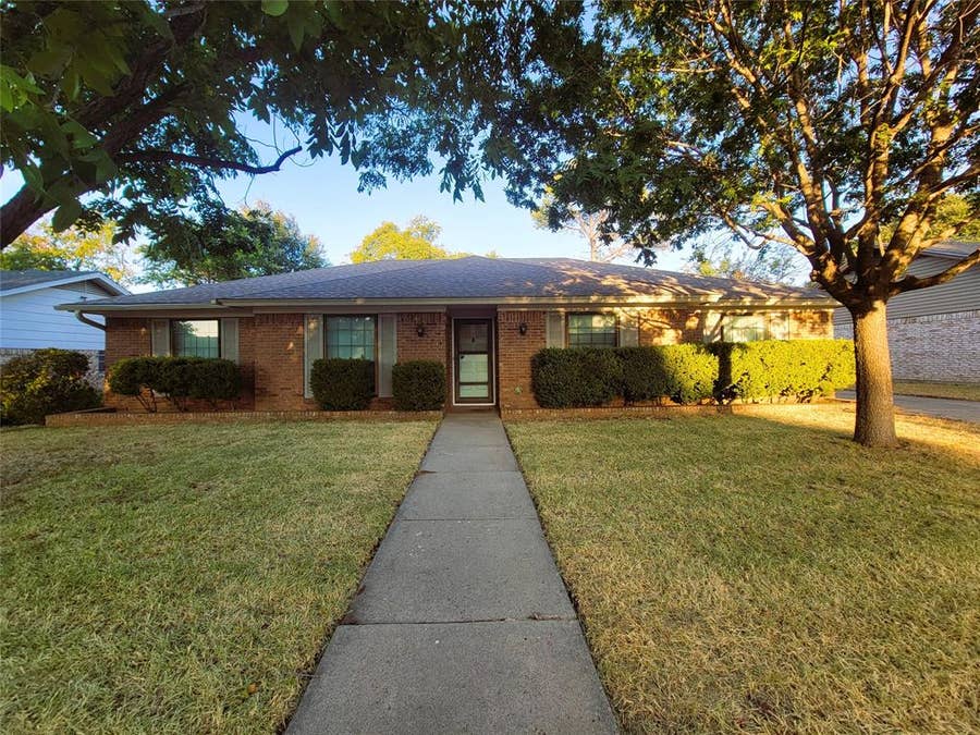 Property photo for 7405 Pinehurst Drive W, Fort Worth, TX