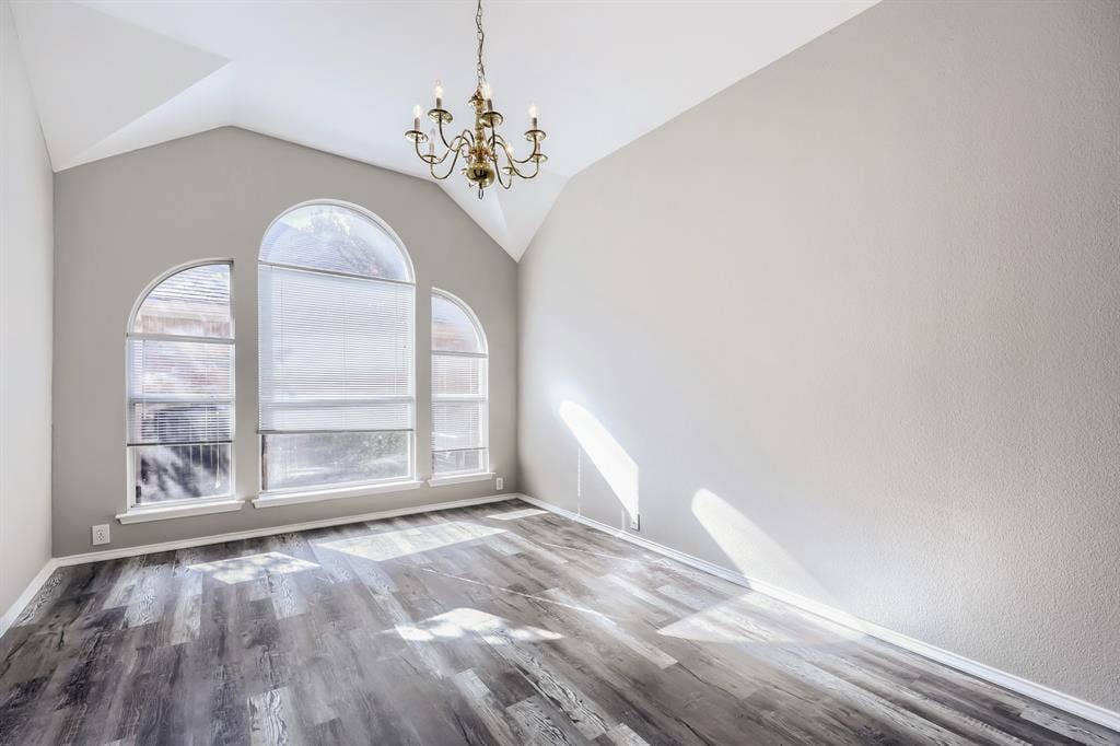 605 Oakbrook Drive, Burleson, TX 76028 605 Oakbrook Drive, Burleson, TX 76028