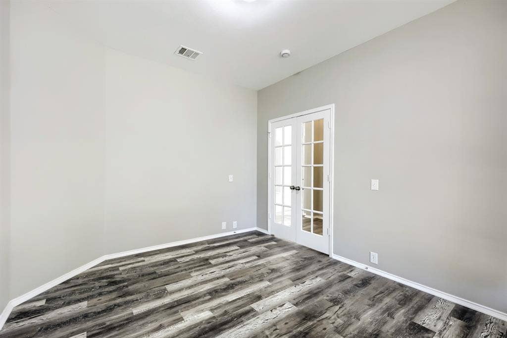 605 Oakbrook Drive, Burleson, TX 76028 605 Oakbrook Drive, Burleson, TX 76028