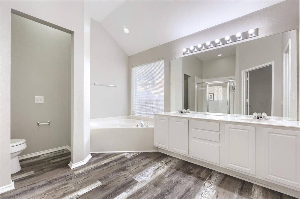 605 Oakbrook Drive, Burleson, TX 76028 605 Oakbrook Drive, Burleson, TX 76028