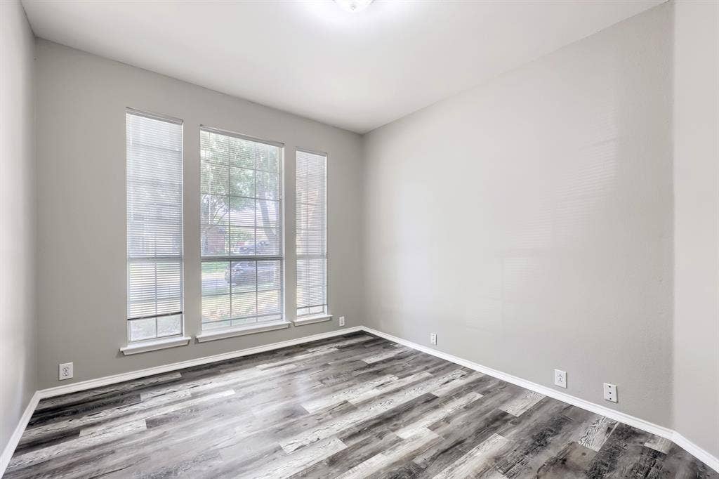 605 Oakbrook Drive, Burleson, TX 76028 605 Oakbrook Drive, Burleson, TX 76028