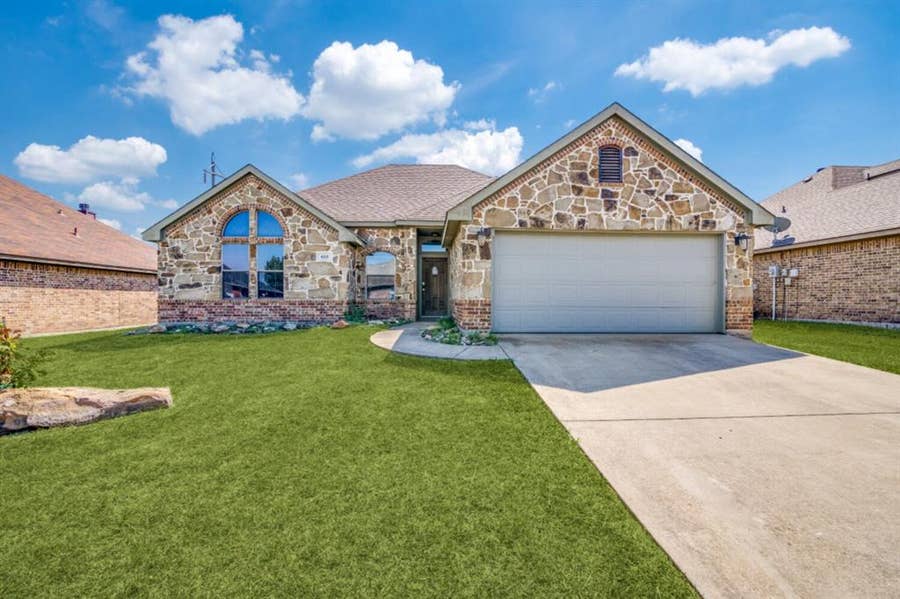 Property photo for 412 Autumn Trail, Royse City, TX