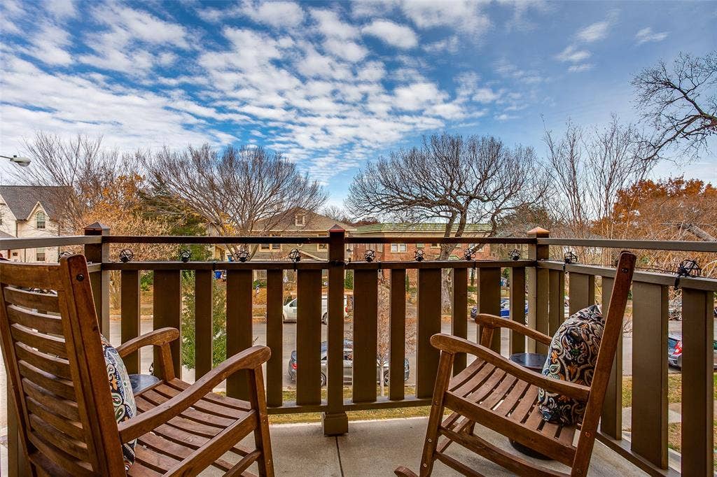 1 of 2 Balconies