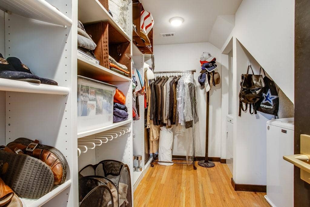 Walk in Closet