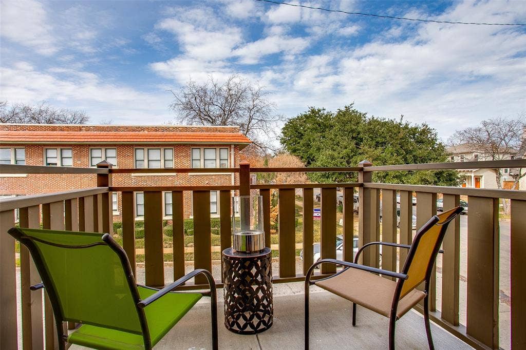 1 of 2 Balconies
