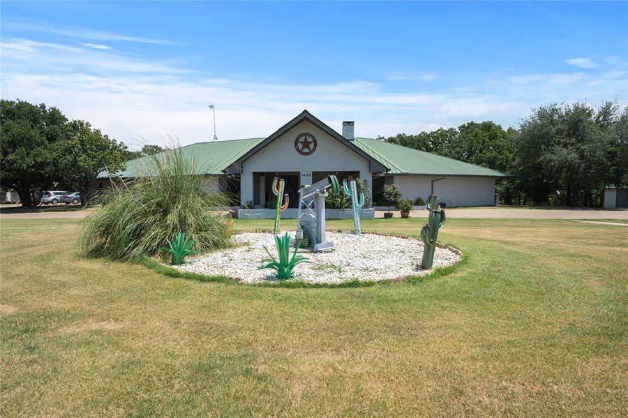 Property photo for 1629 Blair Drive, Cleburne, TX