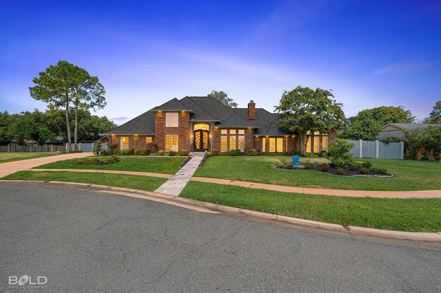 Property photo for 18 Dover Circle, Bossier City, LA