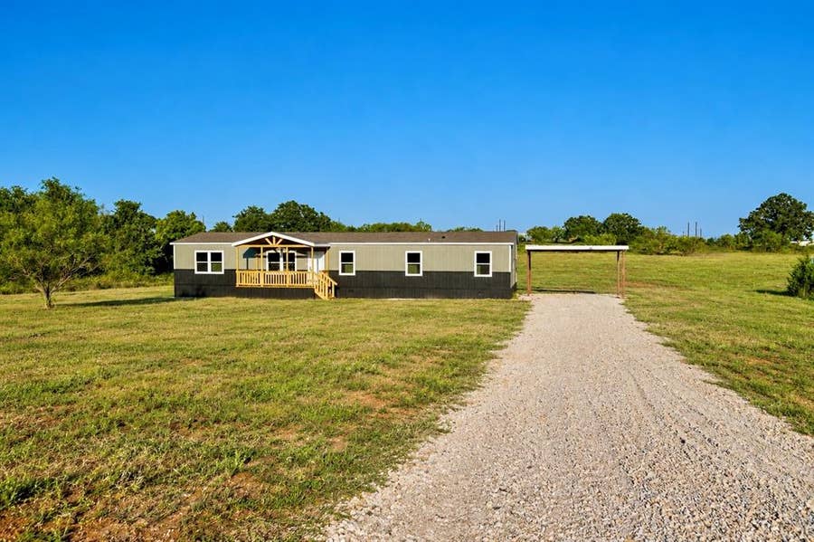 Property photo for 2012 Buffet Way, Poolville, TX