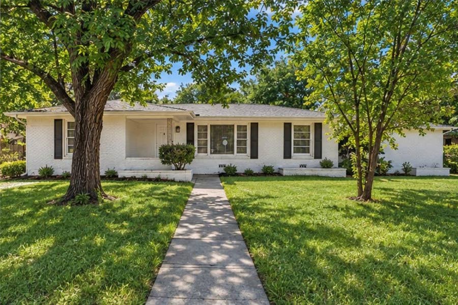 Property photo for 2416 Lake Air Drive, Waco, TX