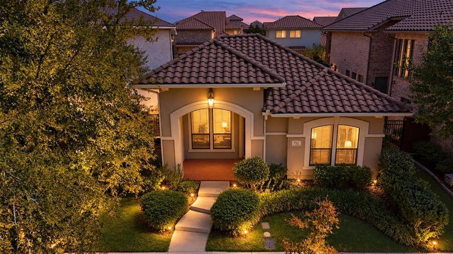 Property photo for 722 Arbol, Irving, TX