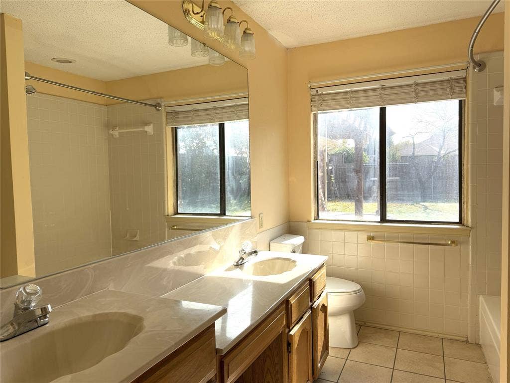 653 Thompson Drive, Coppell, TX 75019 653 Thompson Drive, Coppell, TX 75019