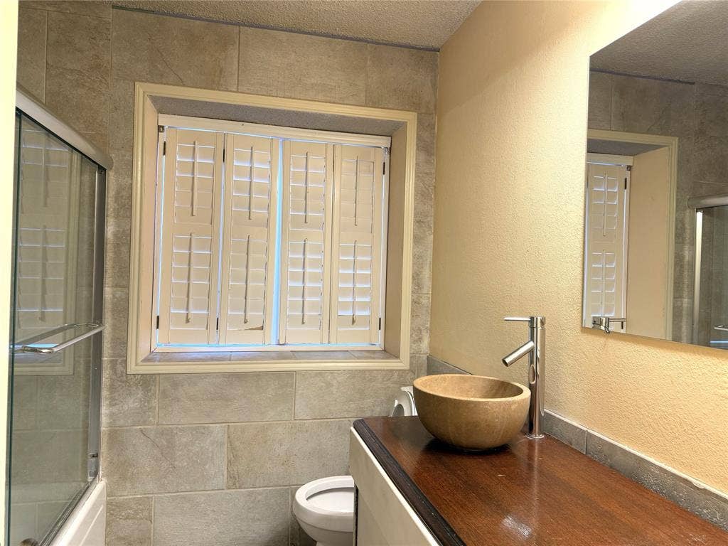 653 Thompson Drive, Coppell, TX 75019 653 Thompson Drive, Coppell, TX 75019