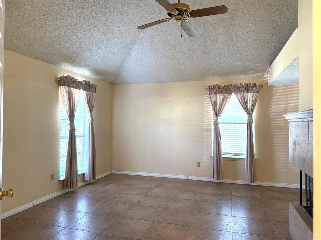 653 Thompson Drive, Coppell, TX 75019 653 Thompson Drive, Coppell, TX 75019