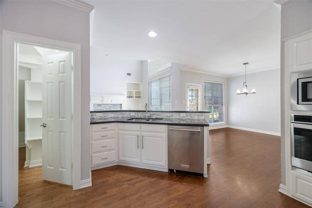 3912 Kimbrough Lane, Plano, TX 75025 3912 Kimbrough Lane, Plano, TX 75025