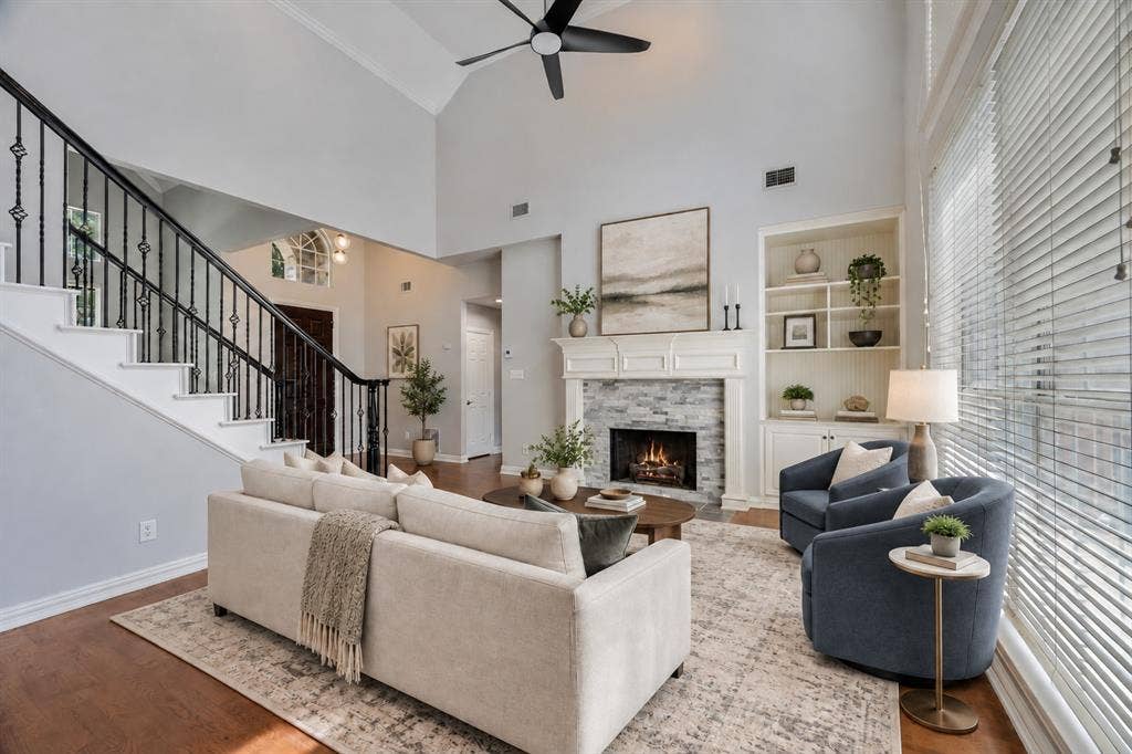 3912 Kimbrough Lane, Plano, TX 75025 Virtualy staged living room