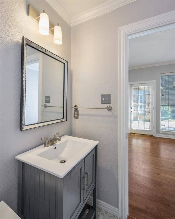 3912 Kimbrough Lane, Plano, TX 75025 Half bath downstairs