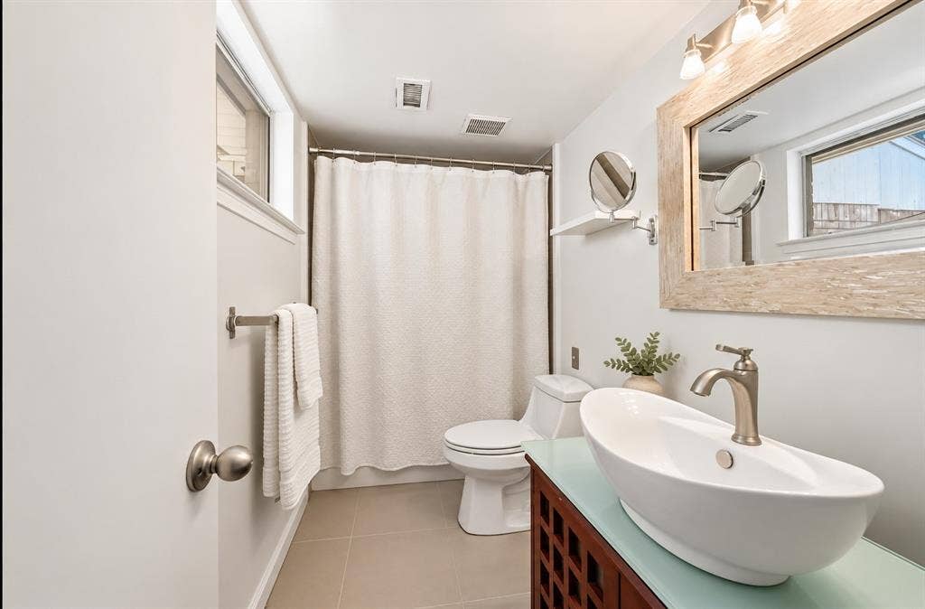 525 Towne House Lane, Richardson, TX 75081 525 Towne House Lane, Richardson, TX 75081
