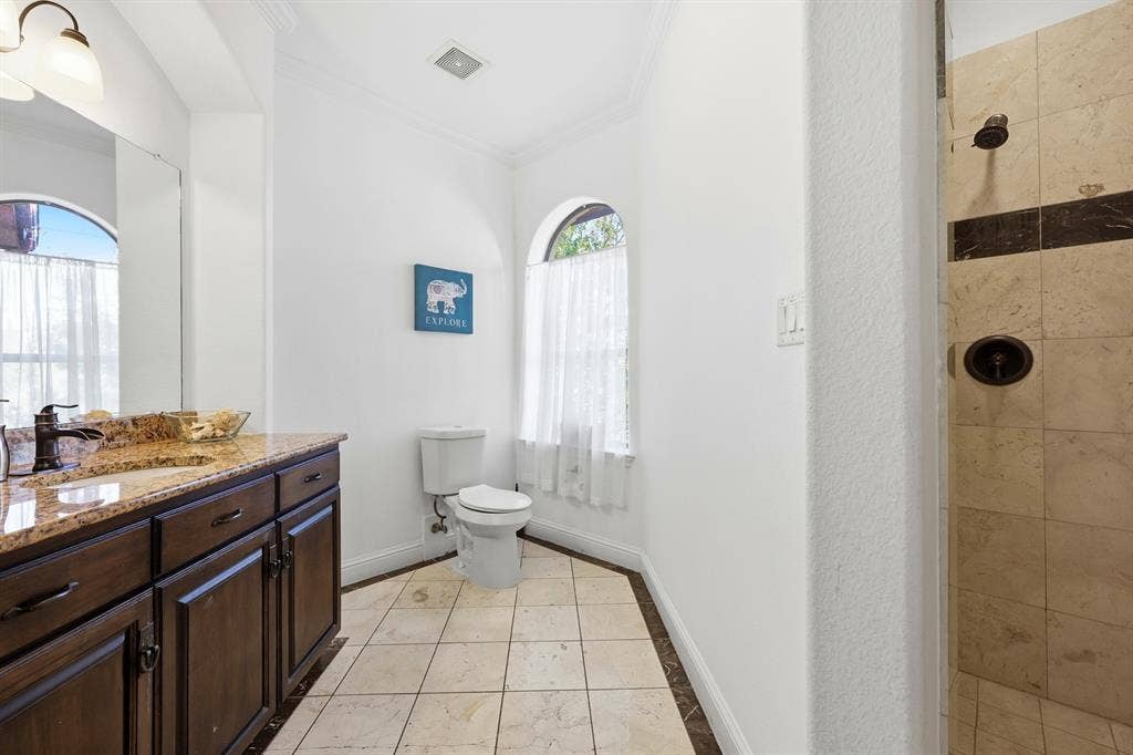 5102 Mission Avenue, #5102B, Dallas, TX 75206 Primary bathroom #2 with walk in shower on level 3
