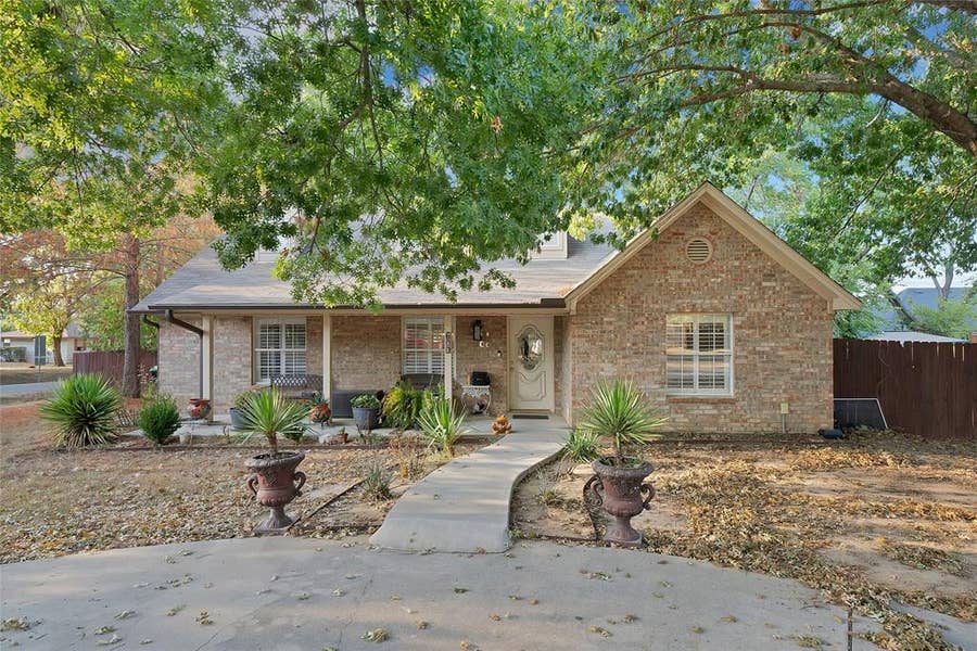 Property photo for 600 E Jacob Street, Pilot Point, TX