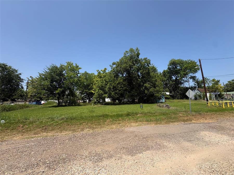 Property photo for 200 S Reagan Street, Clarksville, TX