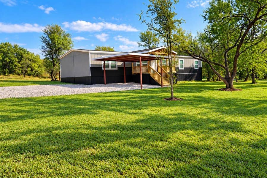 Property photo for 309 Lark Meadow Drive, Runaway Bay, TX
