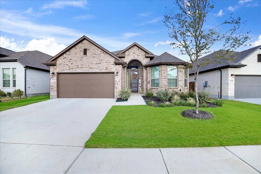 Property photo for 10329 Dittany Lane, Fort Worth, TX