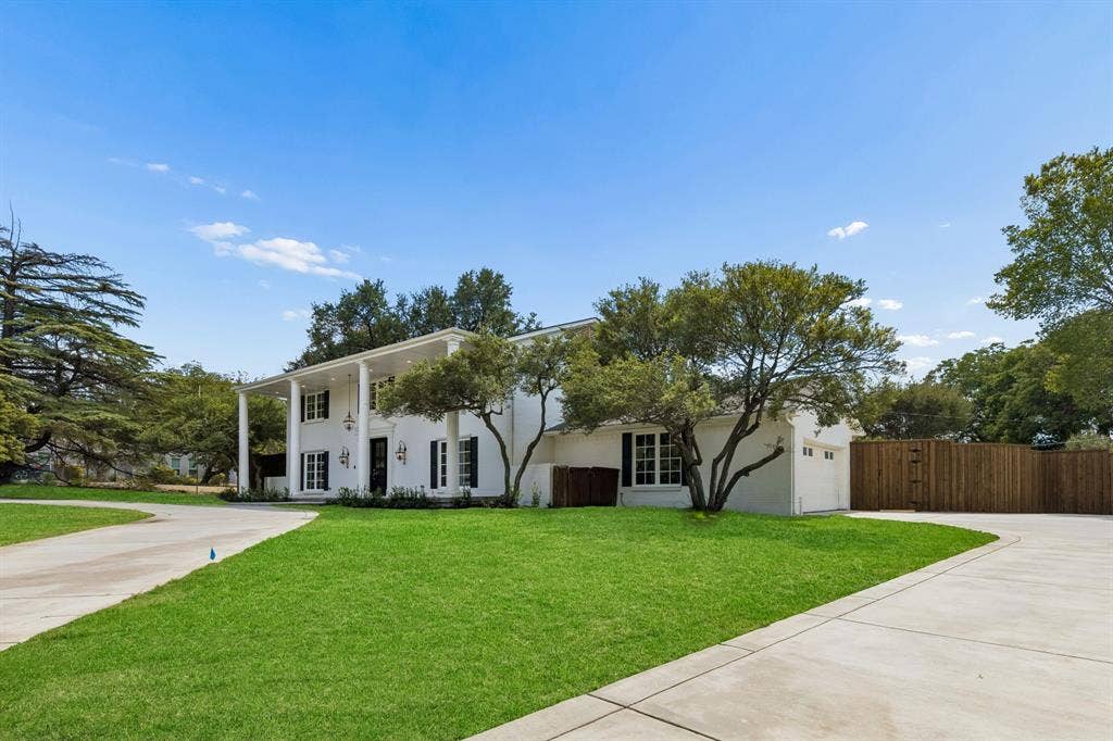13907 Carillon Drive, Dallas, TX 75240