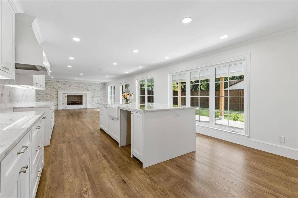 13907 Carillon Drive, Dallas, TX 75240