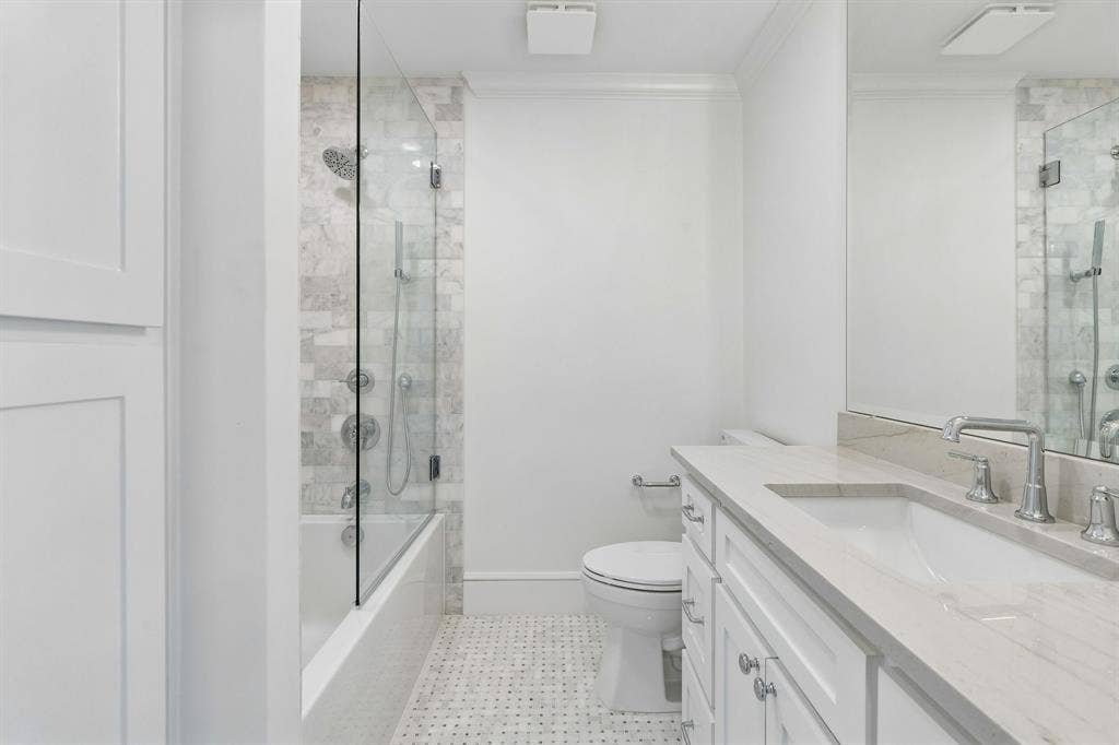 Downstairs EnSuite Bathroom