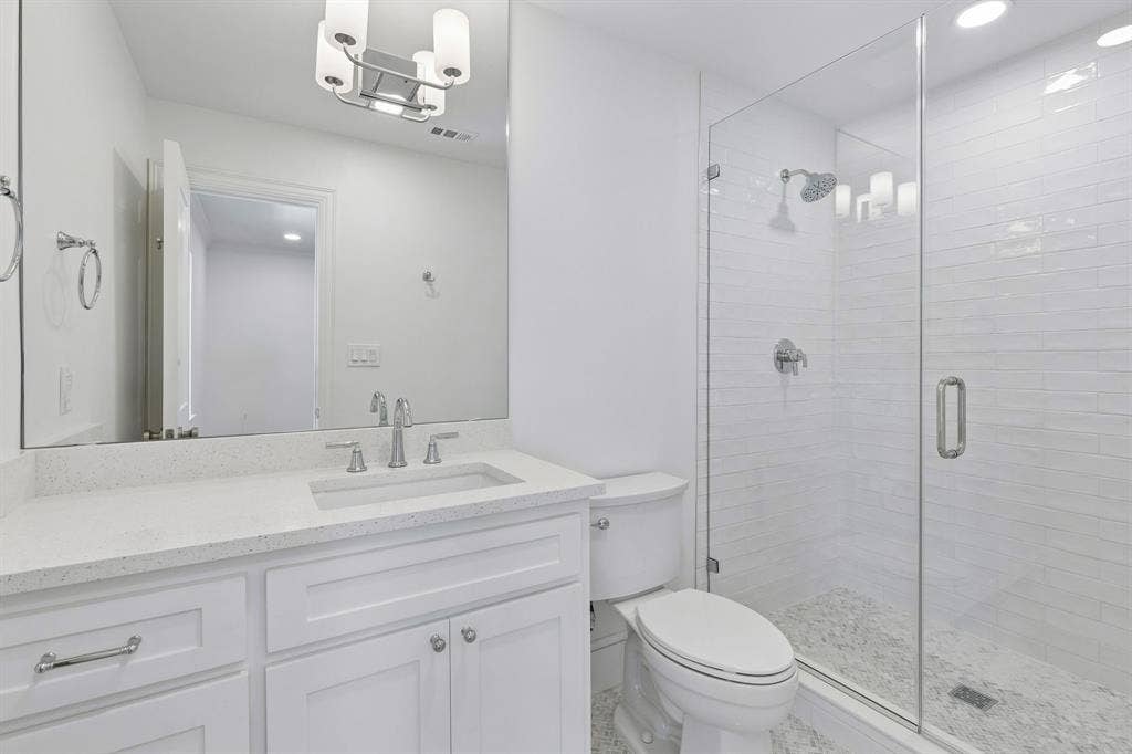 Upstairs EnSuite Bathroom